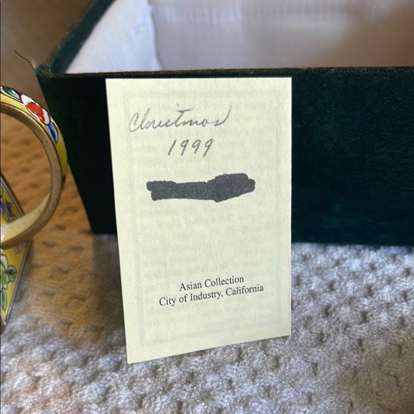 Vintage miniature Enamel bibelot Floral Teapot with Gold Accents - Picture 6 of 13